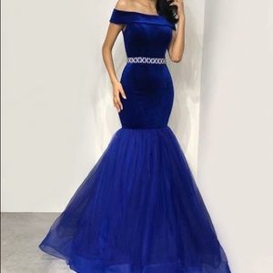 Ashley Lauren prom or pageant gown SIZE 6